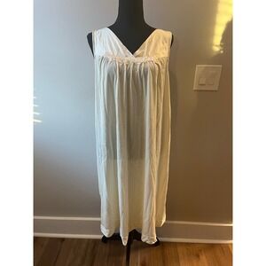 Vintage Vanity Fair Pale Yellow Satin Nylon Lace Slip Nightgown Lingerie Size L